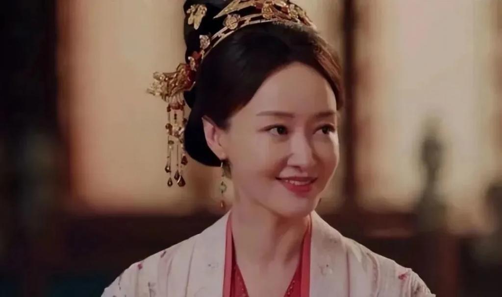 她曾是央视最美主持人，辞职后当演员嫁二婚总裁，如今怎样了