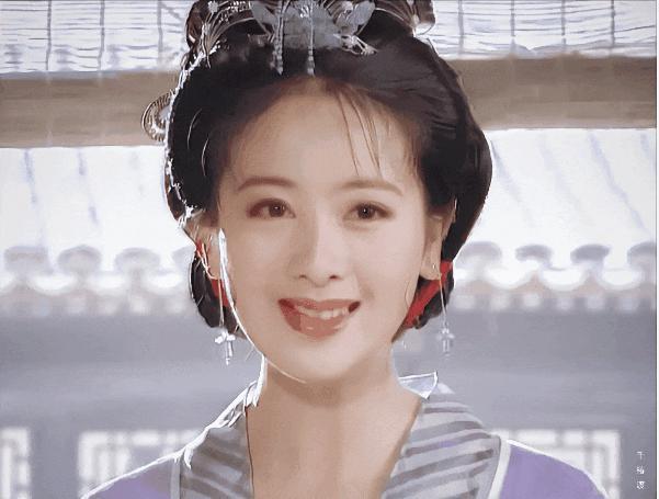 她的脸，真的有点恐怖的