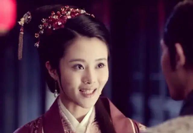 又怀了！婚前劈腿狂爆丑闻，她还敢生.