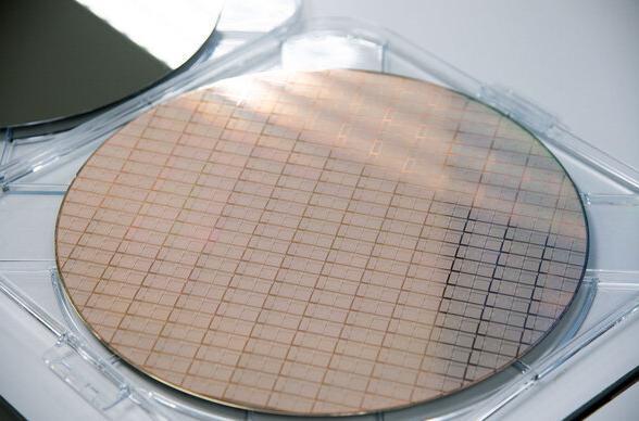 英特尔：尚未在量产工厂启动基于 EUV 光刻的 Intel 4 制程生产