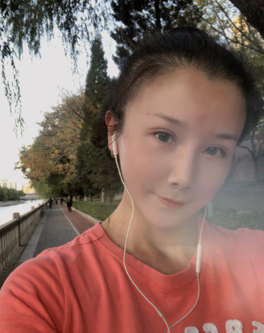 演员孙菲菲剧组遭两名壮汉打，踹肚子打脸下狠手，主使仍逍遥