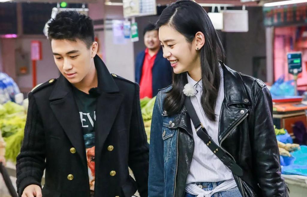 奚梦瑶晒女儿正面照！神似翻版梁安琪，眉毛和爸爸一模一样