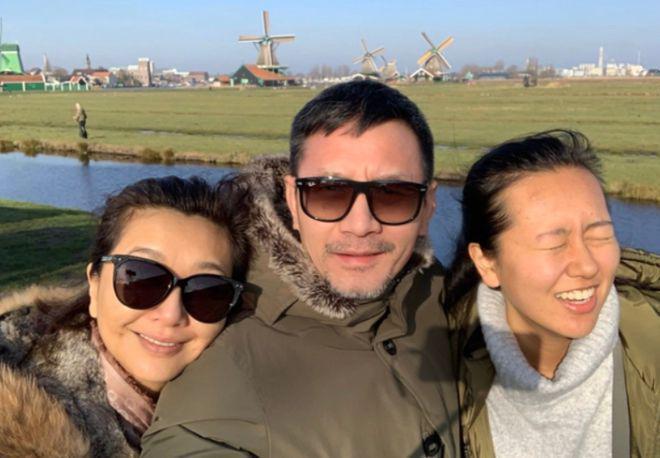 江珊女儿乐过25岁！皮肤黝黑像爸高曙光，继父为其高调庆生