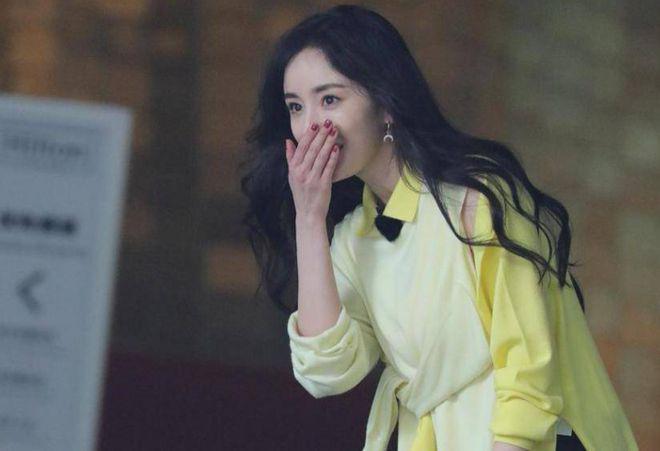 杨幂被曝将退出《密逃》录制，粉丝诉求成导火索