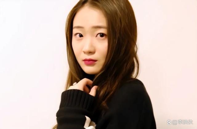 《暖春》小花扮演者齐如意长大了，无戏可拍还常被网友挖苦