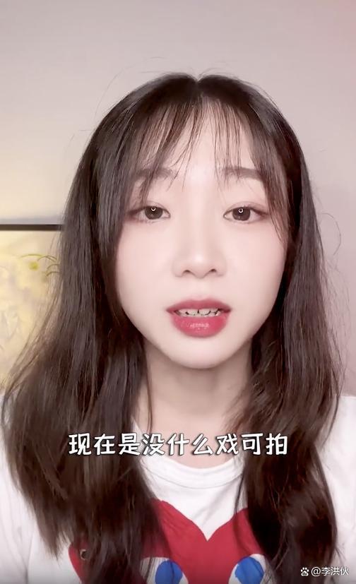 《暖春》小花扮演者齐如意长大了，无戏可拍还常被网友挖苦