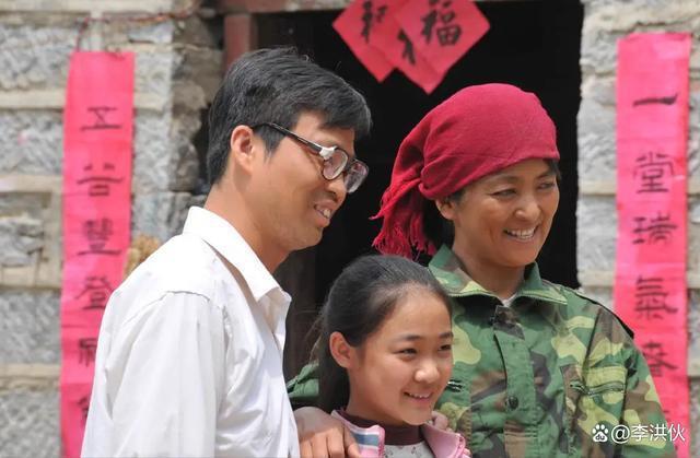 《暖春》小花扮演者齐如意长大了，无戏可拍还常被网友挖苦