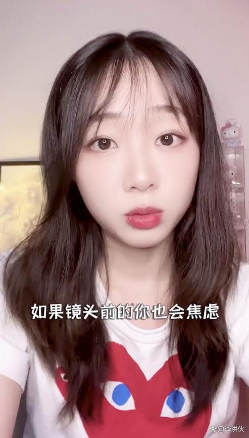 《暖春》小花扮演者齐如意长大了，无戏可拍还常被网友挖苦