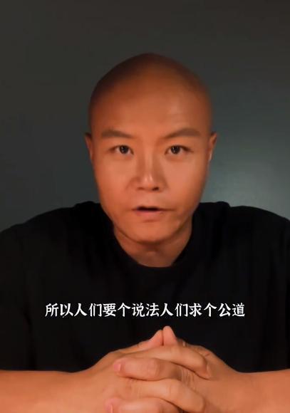主持人乐嘉八年后回应太监和耍酒疯事件 称公道自在人心
