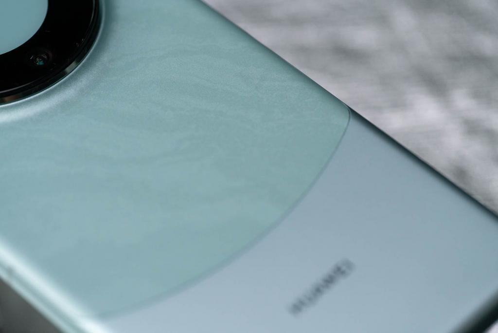 华为Mate 60 Pro体验：信号通吃5G，配置不落伍