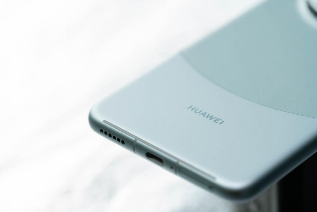 华为Mate 60 Pro体验：信号通吃5G，配置不落伍