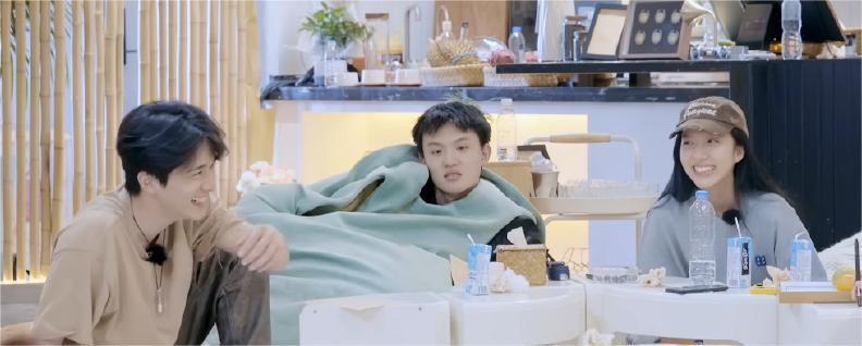 综艺还得看熟人局！七斋团综你看了吗？