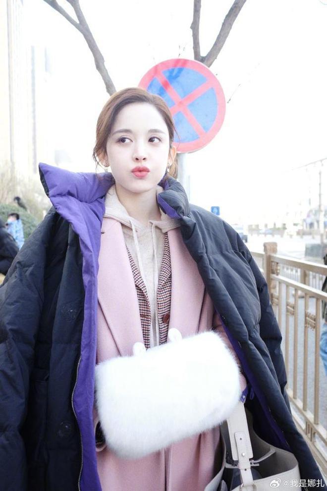 娜扎晒大批美照宣传新剧 穿婚纱仙气满满令人心动