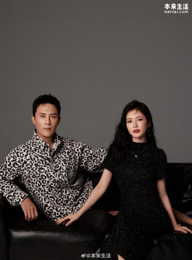 杜淳老婆带女儿外出难掩幸福，身材窈窕温柔耐心