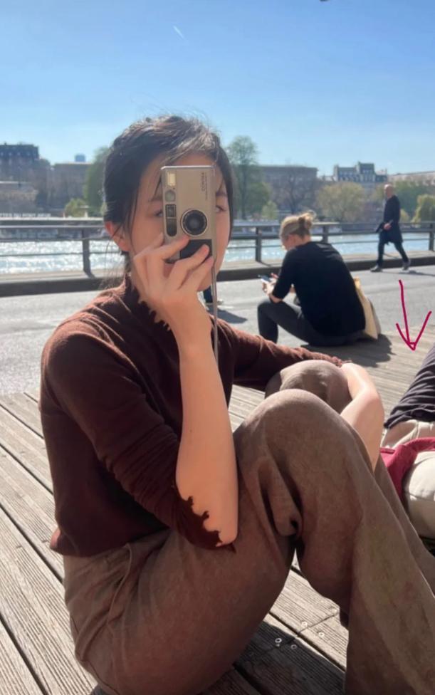 43岁谢霆锋独自在港庆生，王菲低调返京未出席