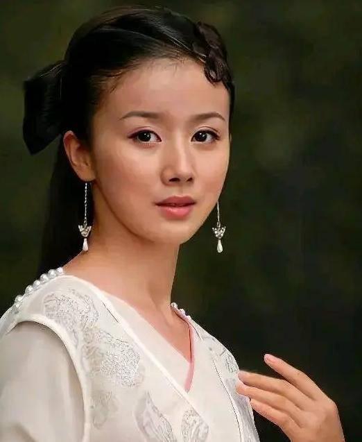 孙菲菲发文解释被打原因 称不太会观察拍戏以外人和事