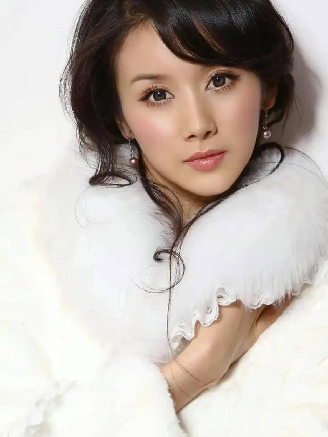 孙菲菲发文解释被打原因 称不太会观察拍戏以外人和事