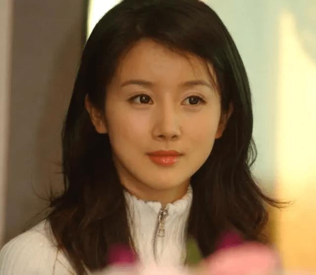 孙菲菲发文解释被打原因 称不太会观察拍戏以外人和事