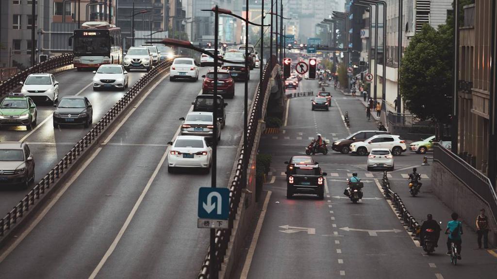 降价求量，顾不上媒体的车企们，在成都车展赤身肉搏