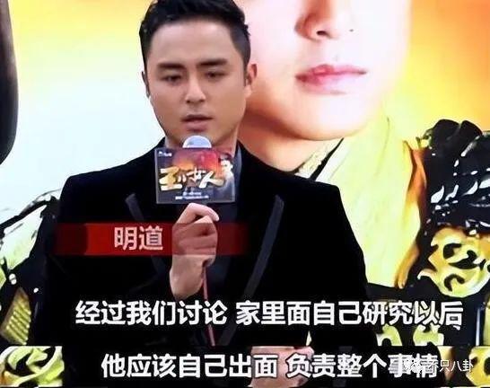 三年抱俩！曾宣称不婚的他如今抱娃速度好快啊！