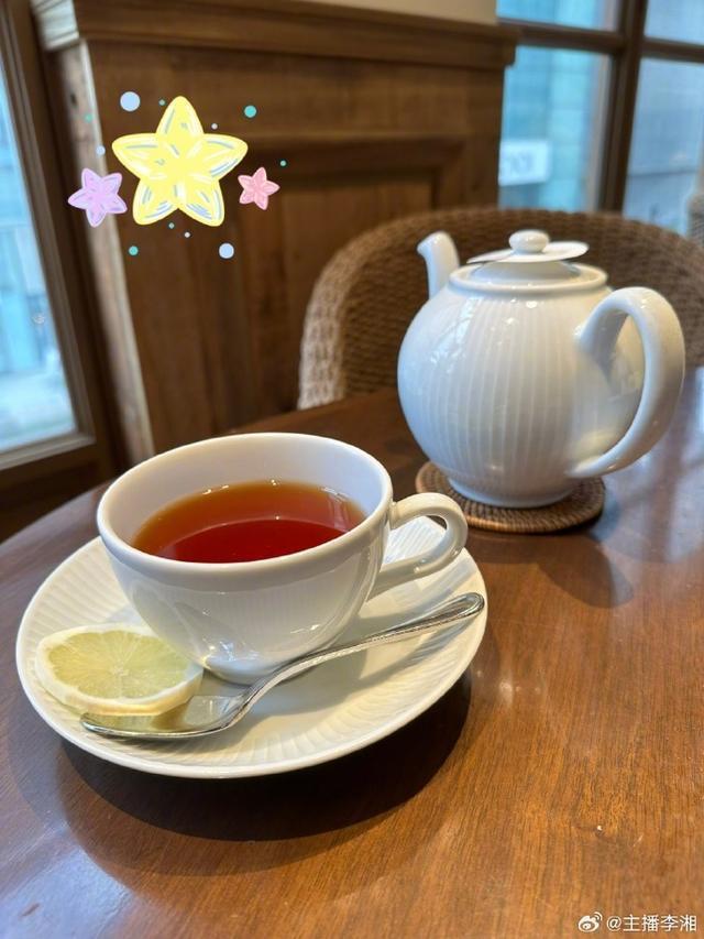 李湘发文回应工作状态 称自己已经退休接下来享受生活