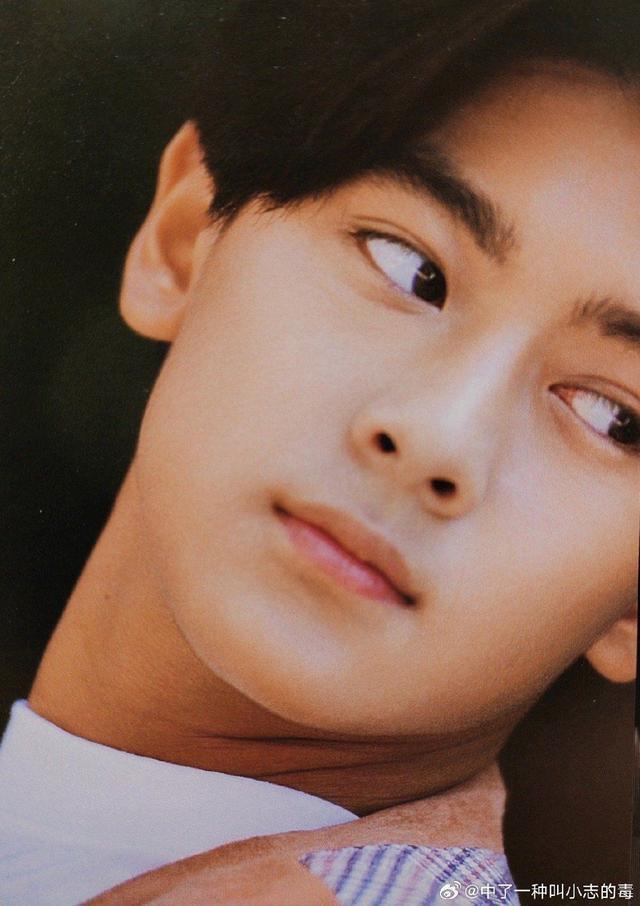 林志颖晒高中毕业照祝福开学新生 面庞青涩颜值逆天