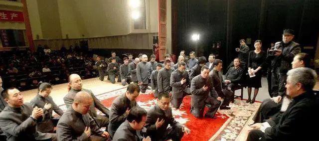 最近新戏播出都说他宝刀未老，但他的黑历史却是五花八门？