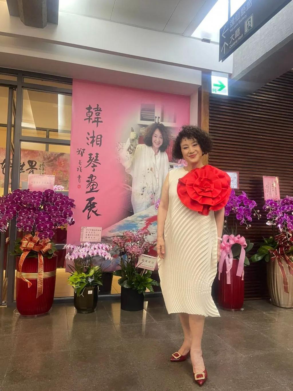 看起来毫无建树的综艺咖阔太弟弟，家族竟是部台北娱乐编年史