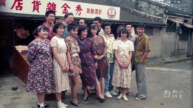看起来毫无建树的综艺咖阔太弟弟，家族竟是部台北娱乐编年史
