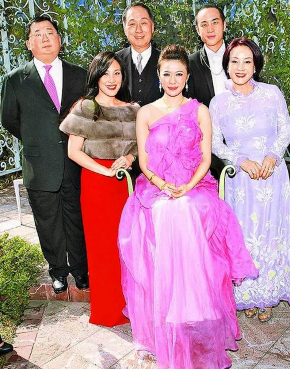看起来毫无建树的综艺咖阔太弟弟，家族竟是部台北娱乐编年史