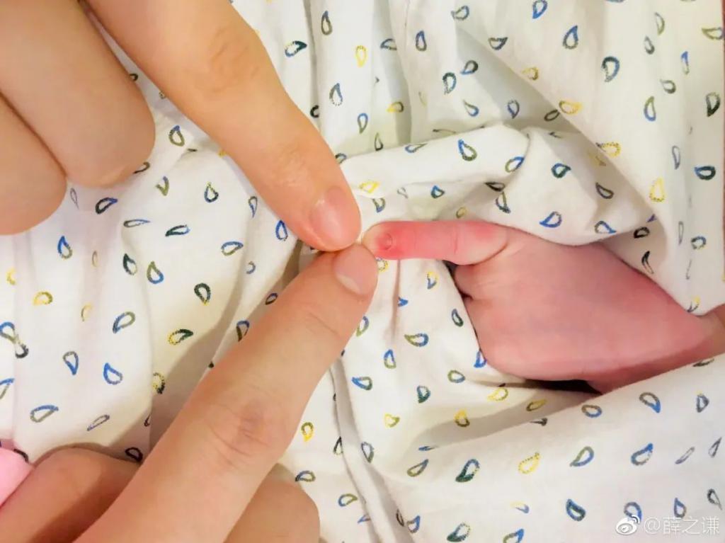 薛之谦，逃过一劫