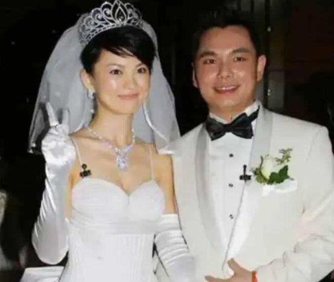 47岁李湘退休了！以后专注女儿家人，中年离婚带娃太幸福