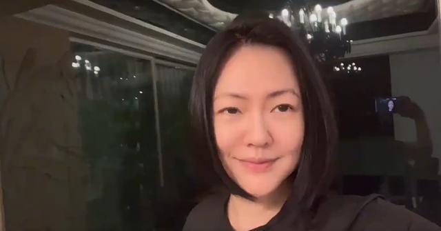 小S豪宅热舞灿笑庆祝女儿开学 怒怼网友发言教育