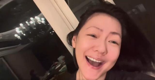 小S豪宅热舞灿笑庆祝女儿开学 怒怼网友发言教育