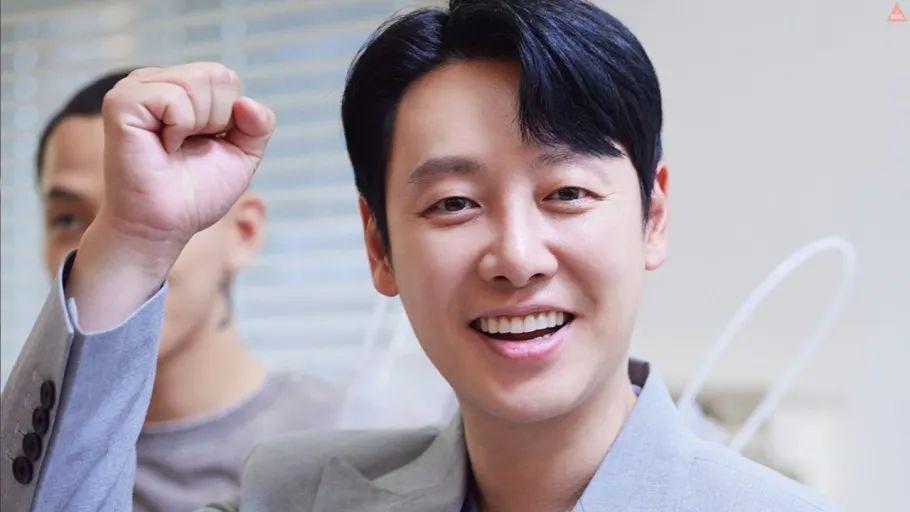 韩国男星突然官宣和素人女友结婚！粉丝哭倒一片……