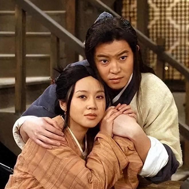 闫妮翻车了？与老头吻戏成焦点,观众直呼辣眼睛！