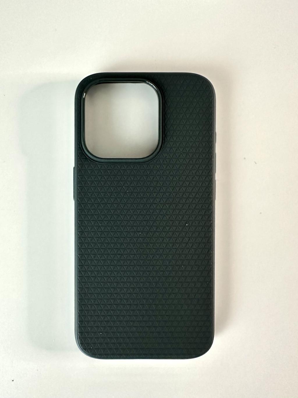 苹果 iPhone 15 Pro Max 第三方保护套偷跑上手：改用Action按钮