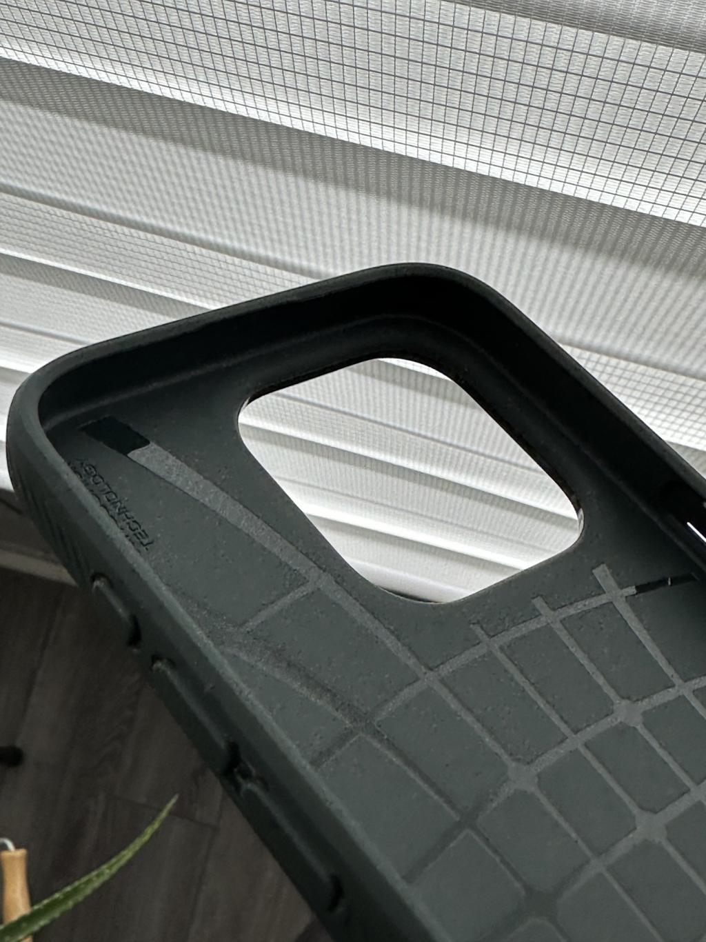 苹果 iPhone 15 Pro Max 第三方保护套偷跑上手：改用Action按钮