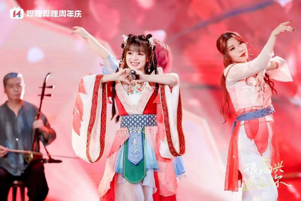 做不了YouTube的B站，试着变成抖音