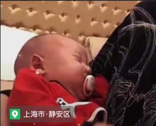 王思聪抱娃照片曝光 被称“好爸爸”疑似升级当爸