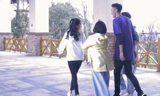 《小时代》十周年，杨幂和谢依霖竟成为真正的“时代姐妹花”