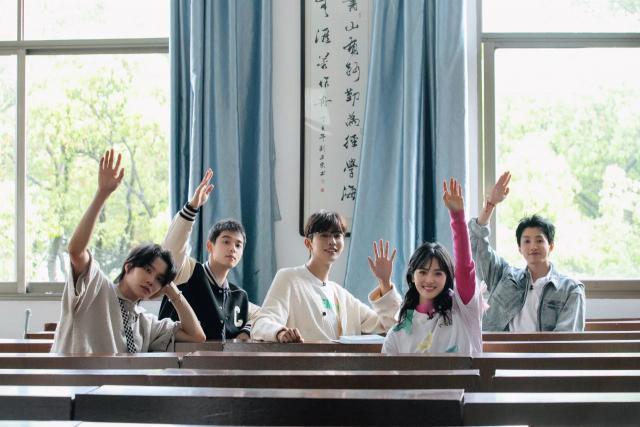 这帮糊咖翻红，全靠她一手操办