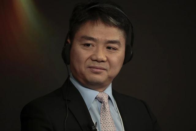 刘强东正在谋划一局重要的棋局