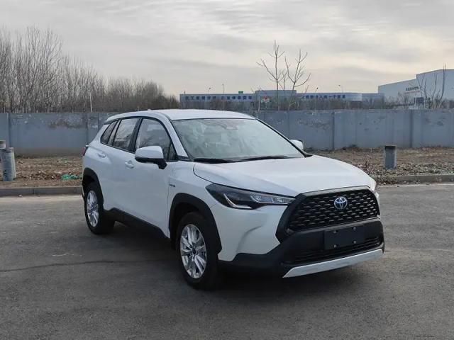 一汽丰田即将推出卡罗拉锐放双擎版，定于8月6日上市，该车被定位为紧凑型SUV。