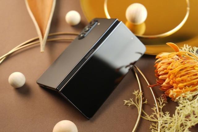 三星Galaxy Z Fold5和华为Mate X3相比，只贵1块钱，谁更胜一筹？