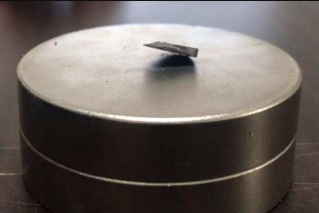 中科院高能所专家表示：对公众关注室温超导感到欣喜，但希望大家在对待它时不要盲目行动。