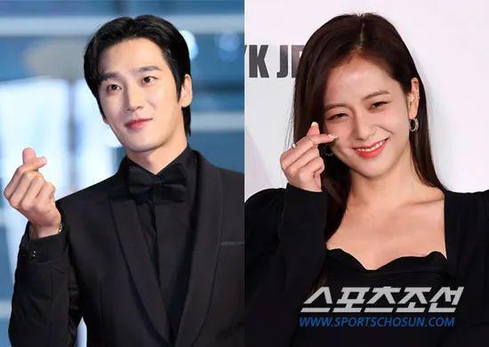 BLACKPINK今年全员传绯闻？