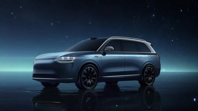 华为发布了鸿蒙 4，座舱系统天花板又有了新的升级，问界 M9 将首次配备该系统。