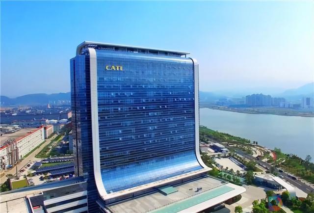 宁德时代推出的快速充电电池：10分钟充电，行驶400公里