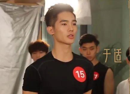 比姬发的胸更值得羡慕的是他的头发